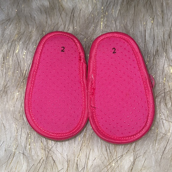 Disney | size 2 | Minnie Mouse slippers - Picture 6 of 7